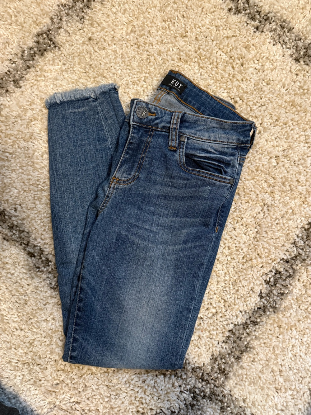 Kut from the Kloth Skinny Jeans in Dark Blue Wash Size 2